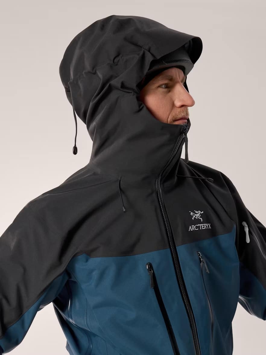 【国内正規品】ARC'TERYX Alpha SV GORE-TEX PRO Arc'teryx Alpha SV GORE-TEX® Jacket | Black | FARFETCH