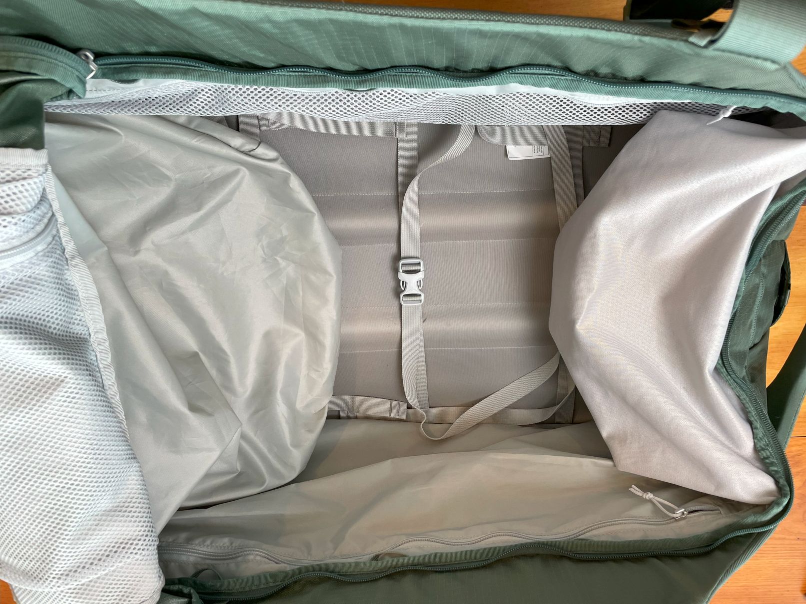 【Dan様】OSPREY（オスプレー）SOJOURN SHUTTLE 100L Sojourn Shuttle 100L - Durable Secure Large Wheeled Gear